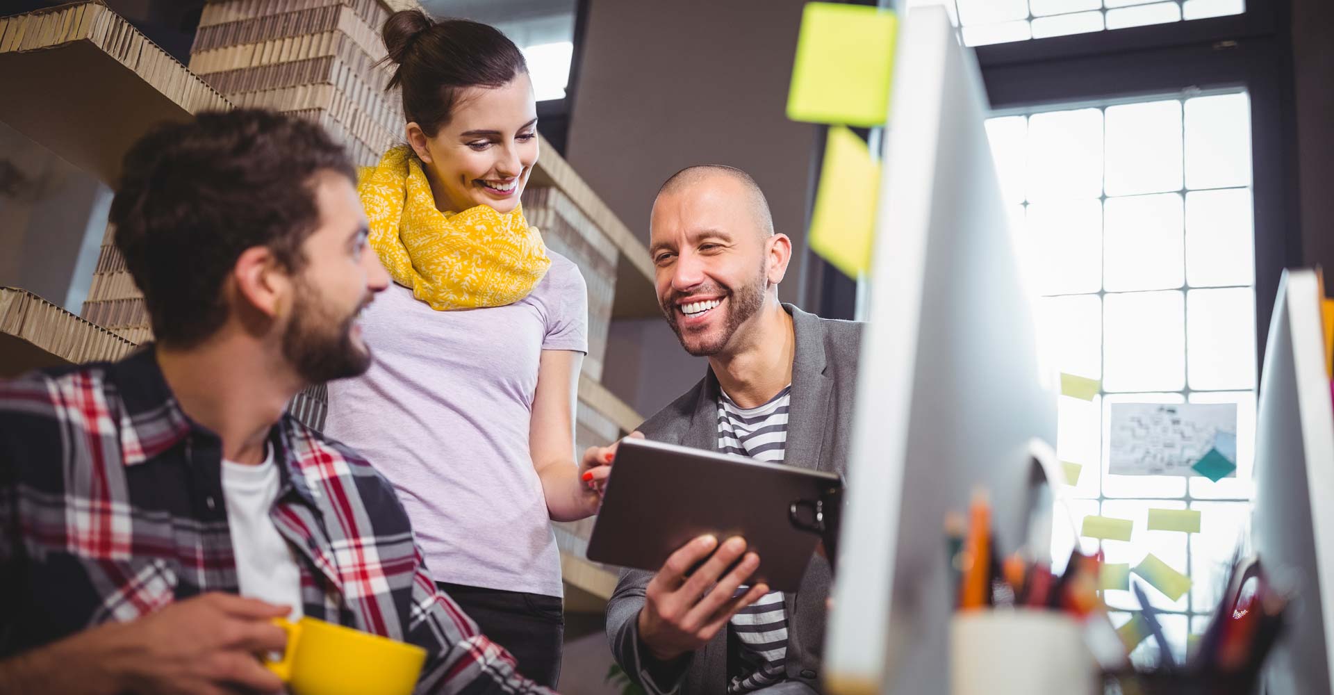 stock-photo-72353143-smiley-team